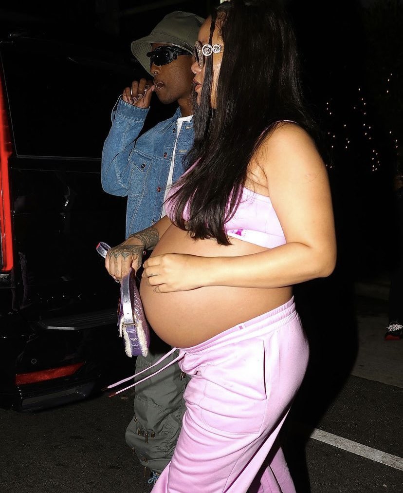 GalerieRihanna's tweet photo. Rihanna &amp; ASAP Rocky leaving Giorgio Baldi restaurant tonight. https://t.co/Cy9HzbOeBe