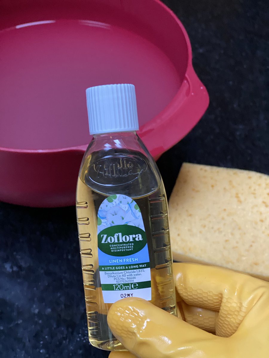 DeshpalPanesar's tweet photo. I love the smell of Zoflora in the morning. #CookingForFriends #DeepClean https://t.co/fnSjM6iM5g