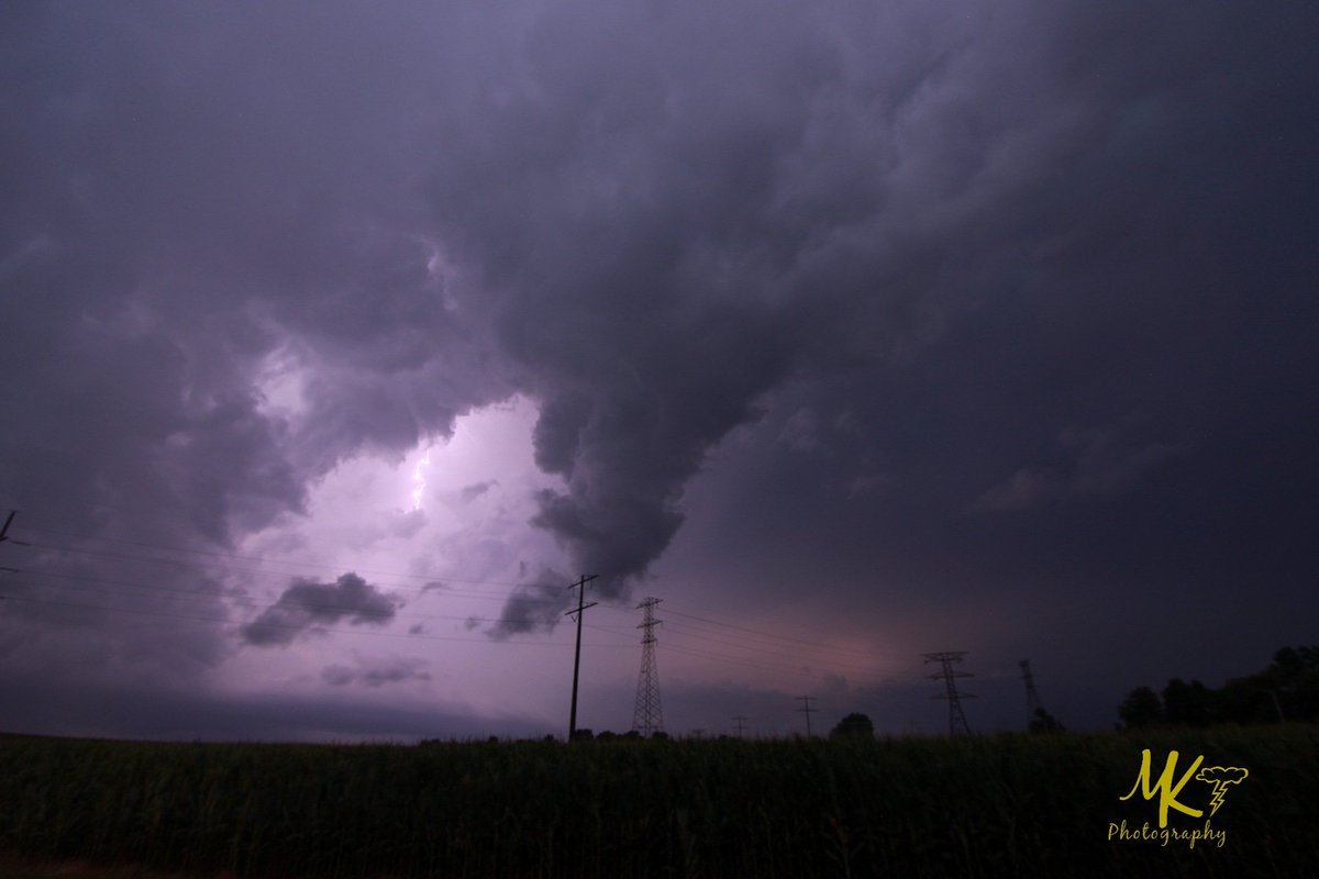 MK_StormChasing's tweet photo. North of Rockford Illinois large scud https://t.co/5m9n0IlUuM