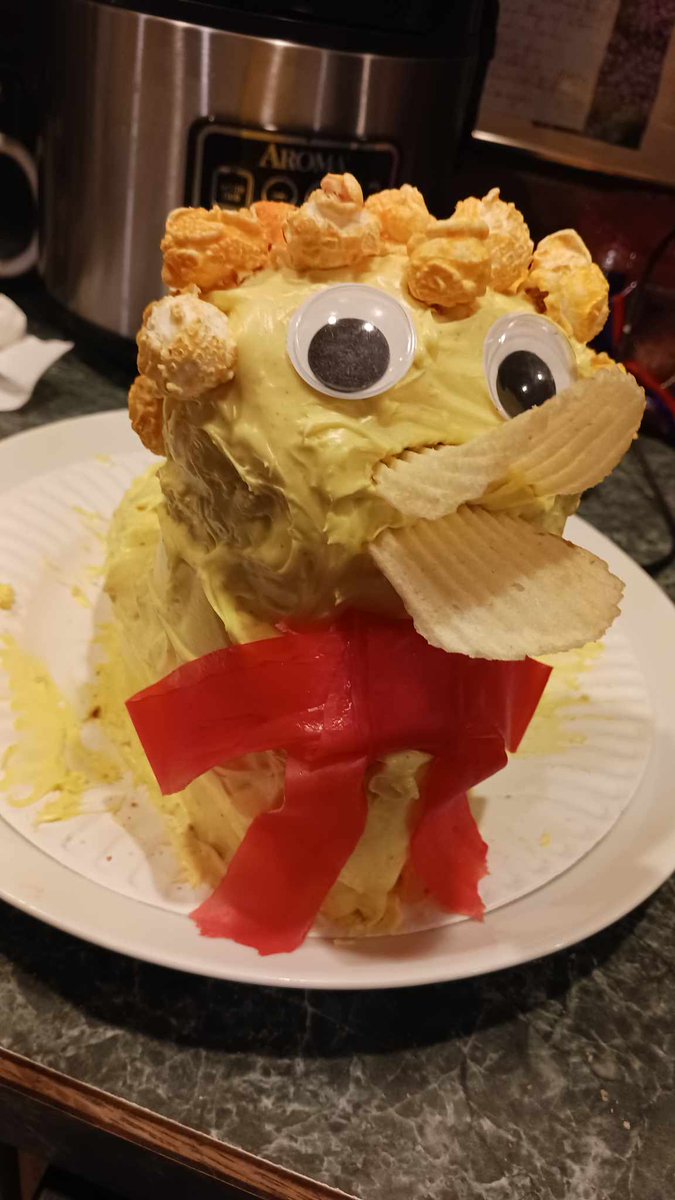 chibi_mike's tweet photo. Infamous Bluey/Aussie duck cake: missing accomplished
Clark loved it. https://t.co/FiOkvfv4cD
