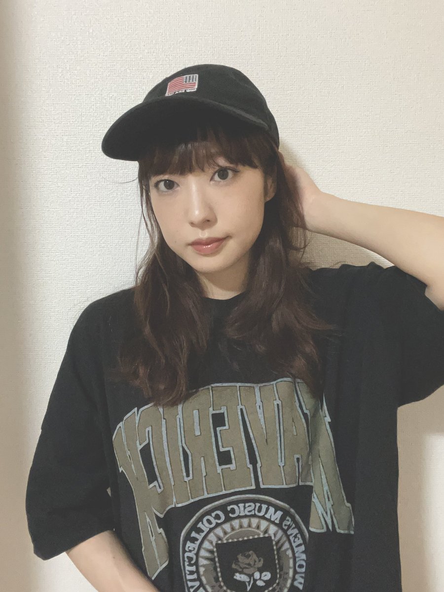 mium_2525's tweet photo. 本日20:30〜
YouTube弾き語り生配信🎤

ひっさしぶりに歌ってお話し‼︎

https://t.co/jkUyUAhkrD https://t.co/WdDuJveIWN