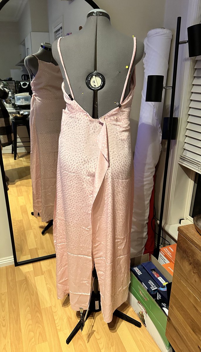 New dress under construction 🚧✂️ I can’t wait to try this beauty on 😍