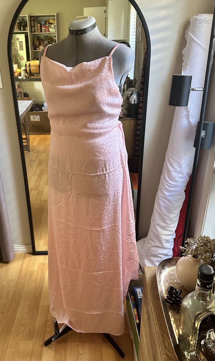 mercymakes's tweet photo. New dress under construction 🚧✂️ I can’t wait to try this beauty on 😍 https://t.co/KRVVZROplt