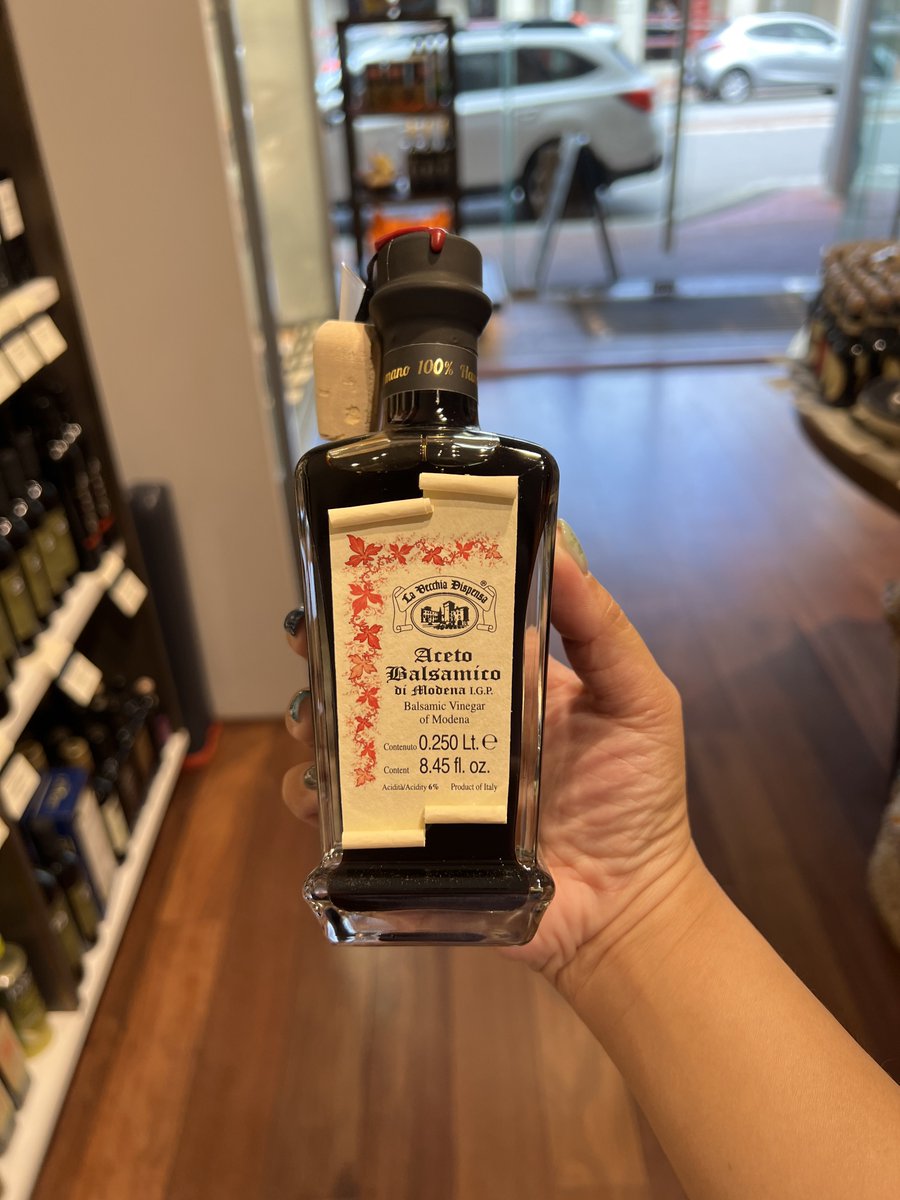 InexPalit's tweet image. Today is about Aged Balsamic. Aged Balsamic can also pick up the woody flavour of where it got stored in 😁😄 definitely way more characters than the normal Balsamic 😄

#balsamic