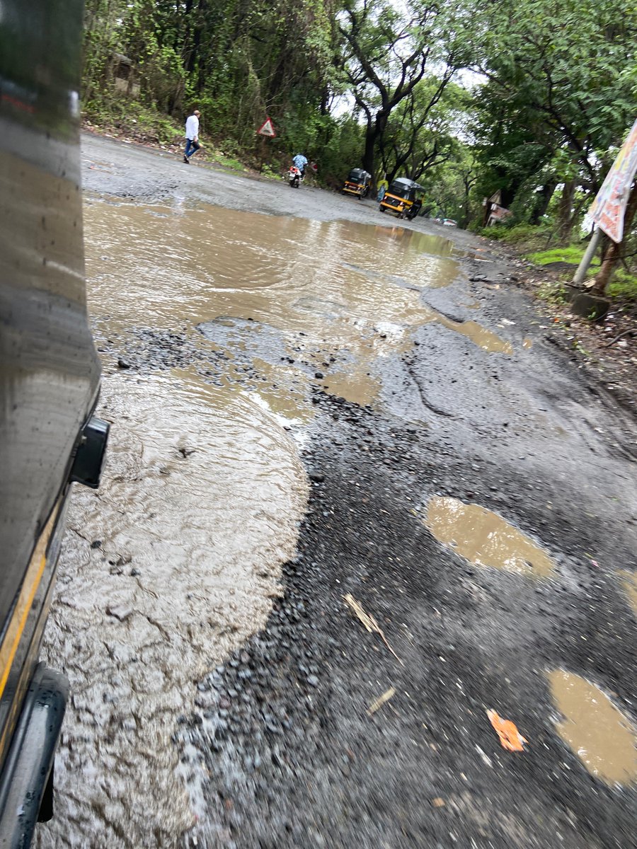 rockyha53630775's tweet photo. @Mumbaikhabar9 Here also, in #goregaon east #aarey
@mybmcRoads https://t.co/fupZbs9Bgq