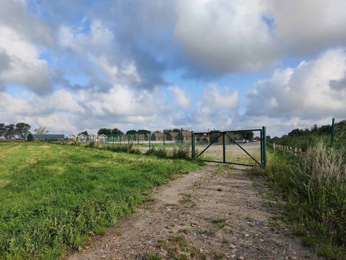 MillingtonSally's tweet photo. Morning 5km run
Further north, exploring a small village where some of the roads were just tracks, and I had to double back on one loop as a fenced compound meant I couldn't follow that road any further. Nice morning to be out. Happy Saturday 😀🏃‍♀️ #Dreverna #Running #RunATWorld https://t.co/l5D7EjYMZA