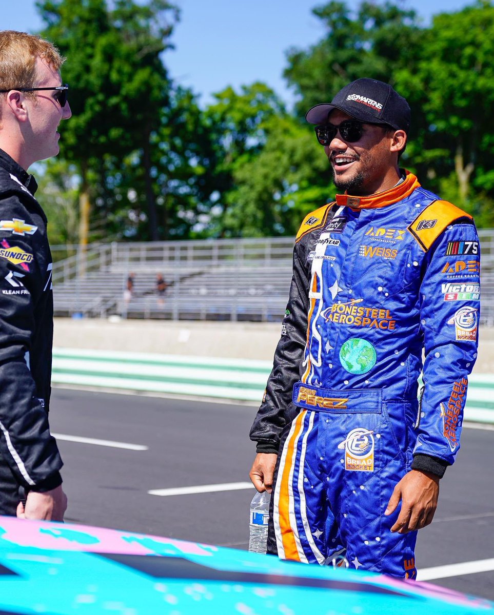HarrisLue's tweet photo. This is my favorite thing β€οΈπ #BreadRocket
@bradxperez | @bradperezracing | @BonesteelAero | @TeamAlphaPrime | @luecreates https://t.co/FYhYImJFS0