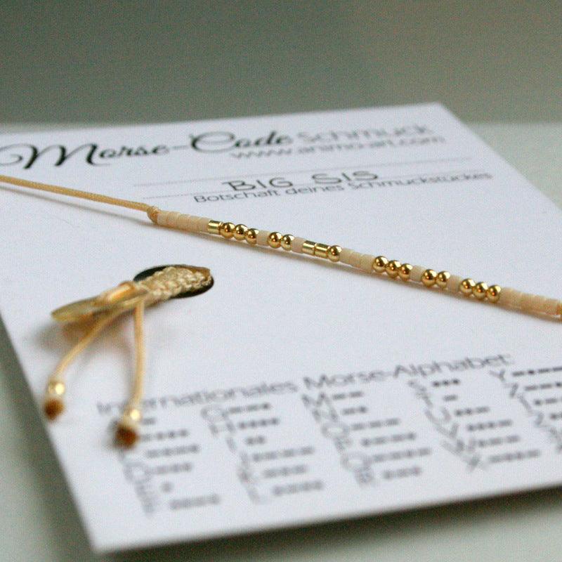 animoART's tweet image. Morse-Code Armband mit Name, Textilarmband LADYLIKE oder UNISEX 
Morse-Code Armband
Gestalte dein individuelles Armband aus diesen 6 Variablen:
- Verschluss-Art
- Edelmetall-Farbe
- Zwischenperlen
- Bandfarbe
- Größe
- Morse-Code-Botschaft

«« DAS MORSE-CODE ARMBAND m...