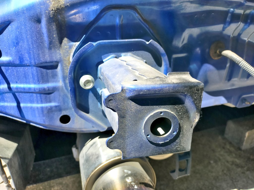 46Brz's tweet photo. あちぃよぉ🥵
自分も一緒に避暑地ドライブ行きたかったですハィ
(´；ω；｀)

さてそんな灼熱の中、マイナス3kgのロマンに挑戦中🔥🔥
牽引フックベース、造りが非常に綺麗で最高です🧐✨ 
ｳｪｲﾄｺｽﾄﾚｼｵC/Wは￥2400/kgとかなりお得😊🔥🔥✨
ドライバッテリーはC/W￥4300/kgもするからね😂 https://t.co/MkGdD7zAiO