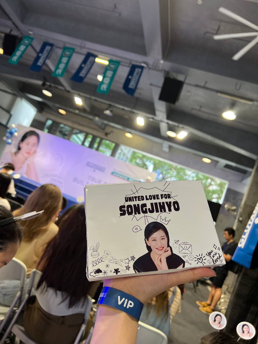 See you in a bit🥰

#SONGJIHYOinHONGKONG
#SongJiHyo #송지효 #JihyoXGlutanex #宋智孝