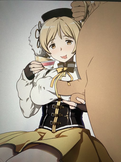 半分くらい塗り終わった。ちんこの修正をどうしましょうかね。 