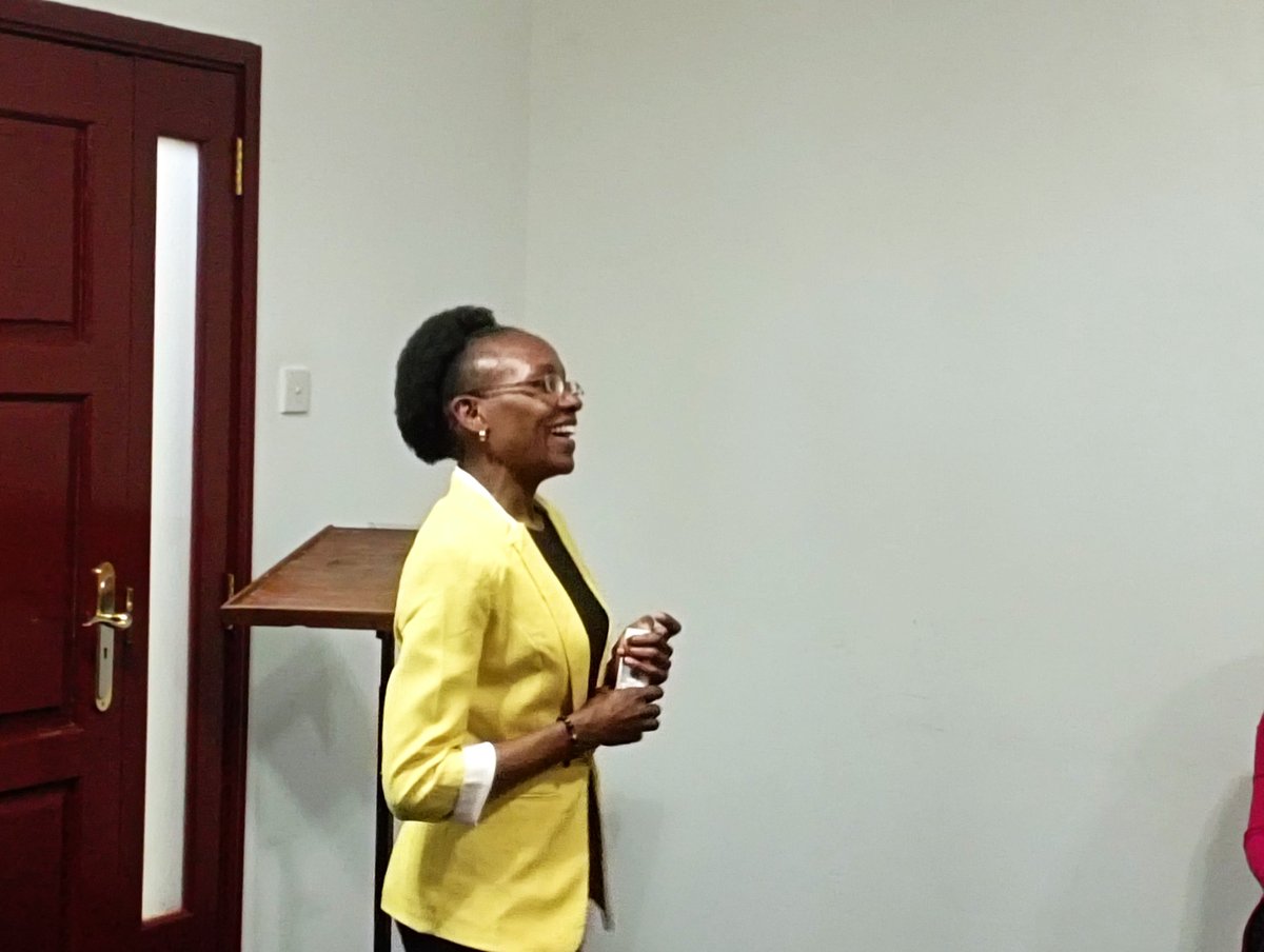 DowntownNairobi's tweet image. #Congratulations to the Best Table Topics speaker @NdigaSophia.
Listen to a 30 second clip on the Dove lotion gift she chose and spoke about.
#Iamdowntown 
#tabletopics 
#toastmasters