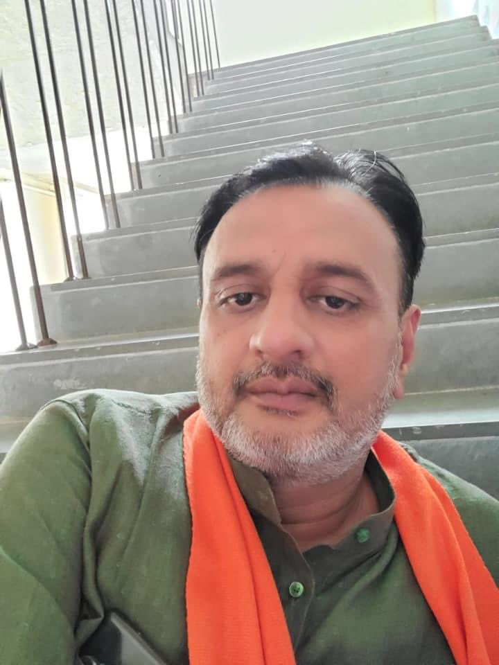 HarshadGiriBJP's tweet photo. *એક "સીધી લીટી" ફૂટપટ્ટી વગર દોરી જોજો. એટલે*
*સમજાઇ જશે કે, "સરળતા અને સફળતા ધારીએ તેટલી સહેલી નથી  હોતી!* https://t.co/AEG9xo6Zpf