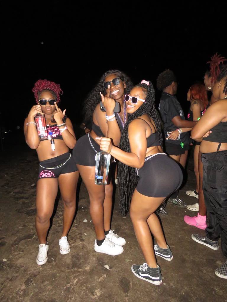 NIGHT KLASS FINNA BE IN SESSION…
#FamilyFirstTheMob gettin ready to school these n- 🤭
#NightKlazz <a href="/SameOhh_G/">The MF Villain x100</a> <a href="/SayCrayton/">Say Crayton For President</a> <a href="/Family1stTheMob/">Family First The Mob</a>