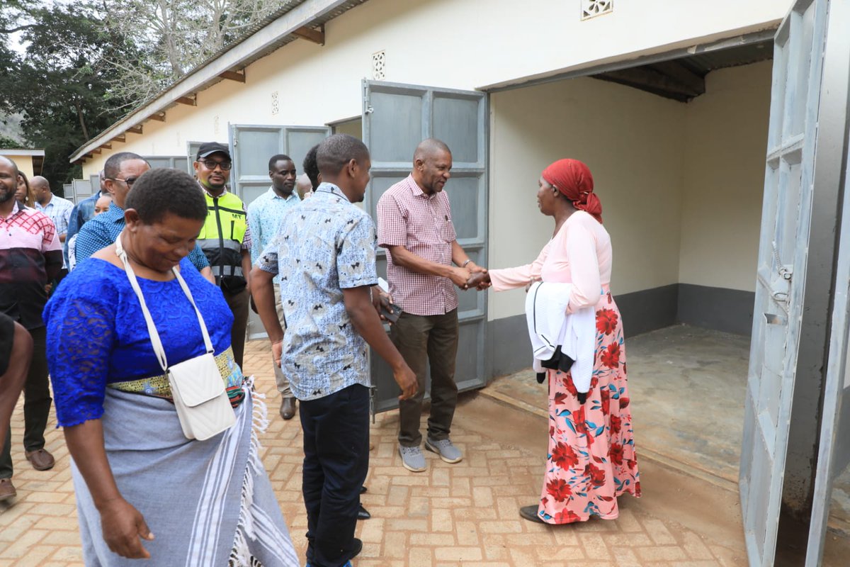 COMPLETING STALLED DEVELOPMENT PROJECT TO RESTORE THE CONFIDENCE OF THE PUBLIC ON DEVOLUTION 

I am committed to complete all stalled development projects that were initiated by my predecessors to restore the confidence of the public on devolution. #DevolutionisWorking