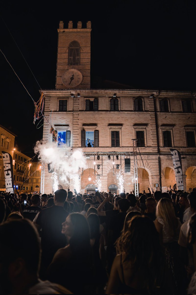 AndreoliAlex's tweet photo. #osimoverticalnight
#osimo https://t.co/FHoswigMre