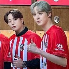 loving2ho's tweet photo. HANDSOMEE MAN IN JERSEYSS AAAAA 😩💕💕💕💕 https://t.co/NOwPikDxNZ