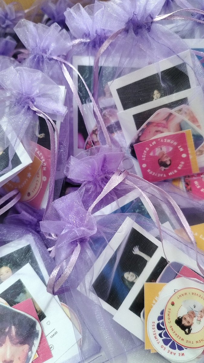 taeyeonsnabi's tweet photo. Finished preparing 50 sets!
Some of the last batches of stickers are a bit faded due to printer issues. Apologies in advance for this ππ
#TheODDOfLOVE #TAEYEON
#TheODDOfLOVE_in_MANILA
#TAENGCON https://t.co/BZJMVe3aL8