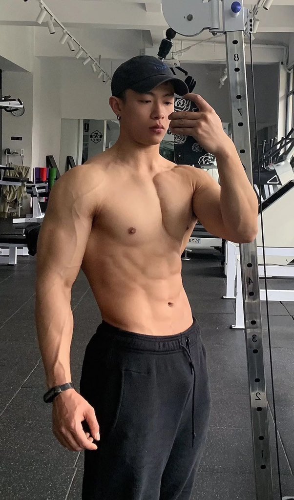 putritianti2's tweet photo. #男士spa #按摩推油 #mb #男模 
#男同 #gay #同志男男 #spa
 #rush #同城按摩推油 
#同城服务 #招兼职

预约加QQ 323371772 https://t.co/zCfIBW8lCI