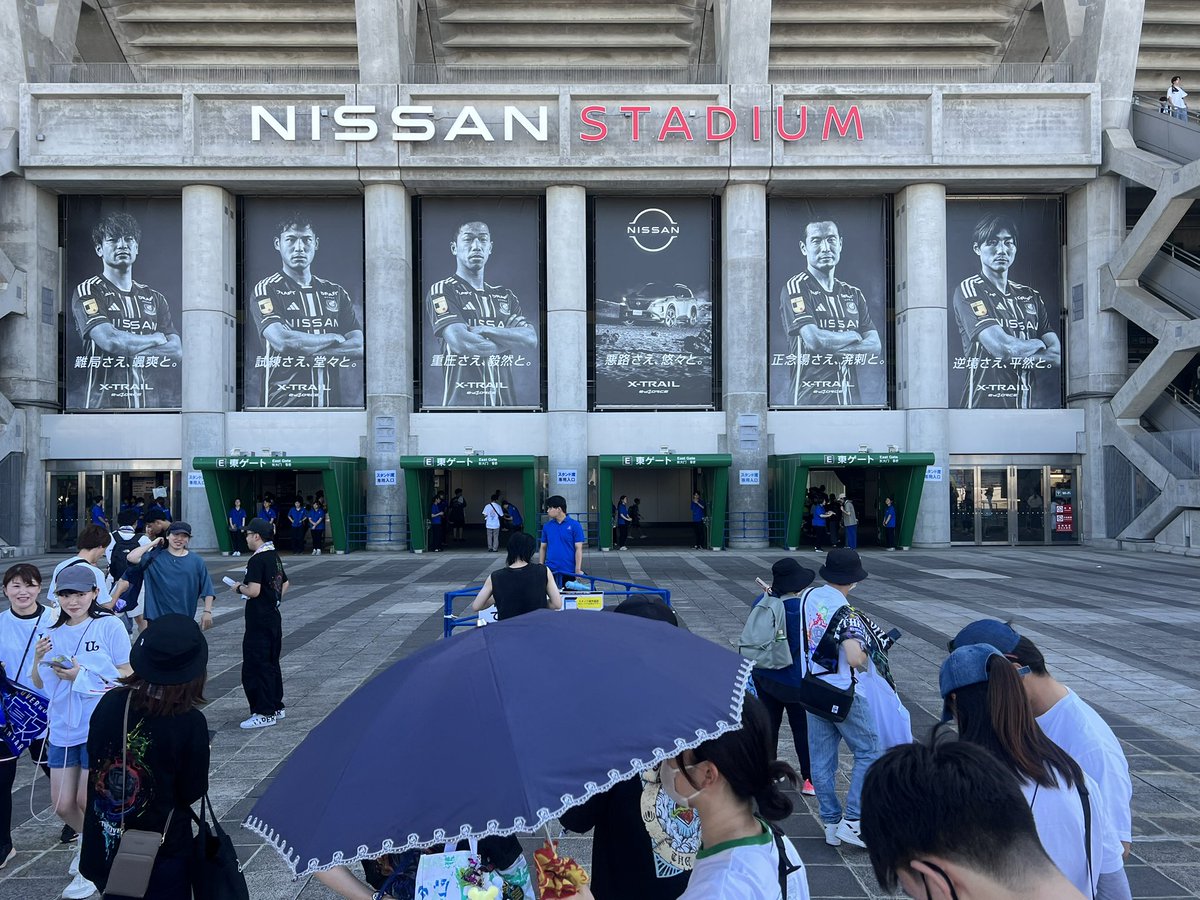 lightbf423's tweet photo. 日産スタジアム到着！✨

何から開幕するかな？
ナノ・セカンド、THEORY、7th Triggerとかだったら嬉しい

あと2時間セトリでも考えてよう👍
 #UVERworld
 #日産スタジアム https://t.co/wqjQKLxlMs