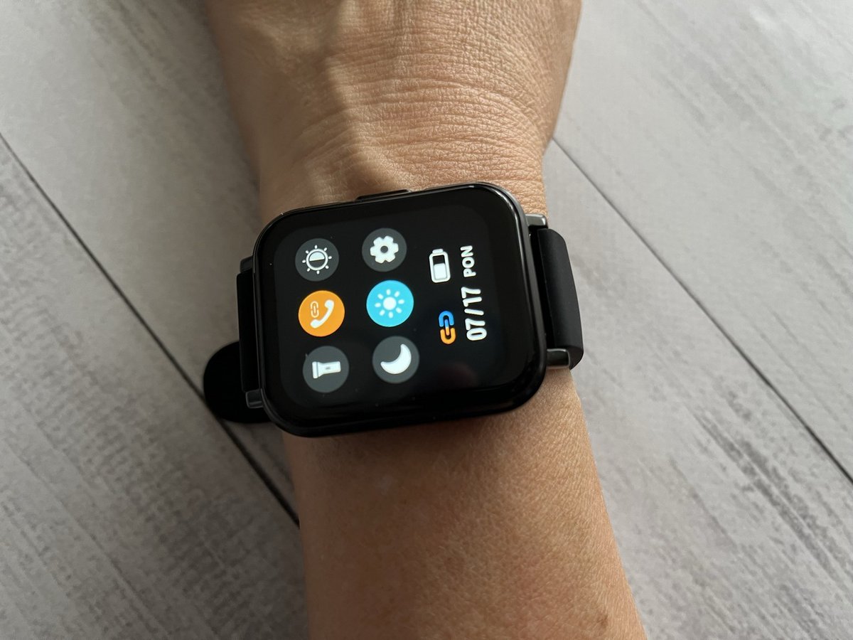 TECHNOSenior1's tweet photo. myPhone #WatchLS oraz #WatchEL - każdy z nich oferuje https://t.co/4Uq9FAsnGs. rozbudowane funkcje monitorowania zdrowia i aktywności fizycznej, a po połączeniu z telefonem, umożliwiają też odbieranie i wykonywanie połączeń telefonicznych.
@myPhoneMobile
https://t.co/stCzipaKjE https://t.co/u3hLqvcw4K