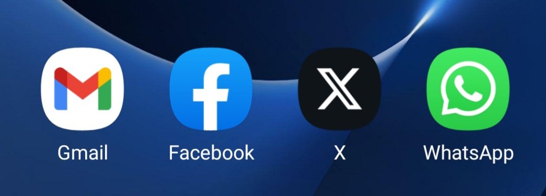 Pamodos Ikserī. Labrīt iksotāji! 😳😬 #wtf Good morning ixers or exers, whatever...Where's my bird at? #TwitterX