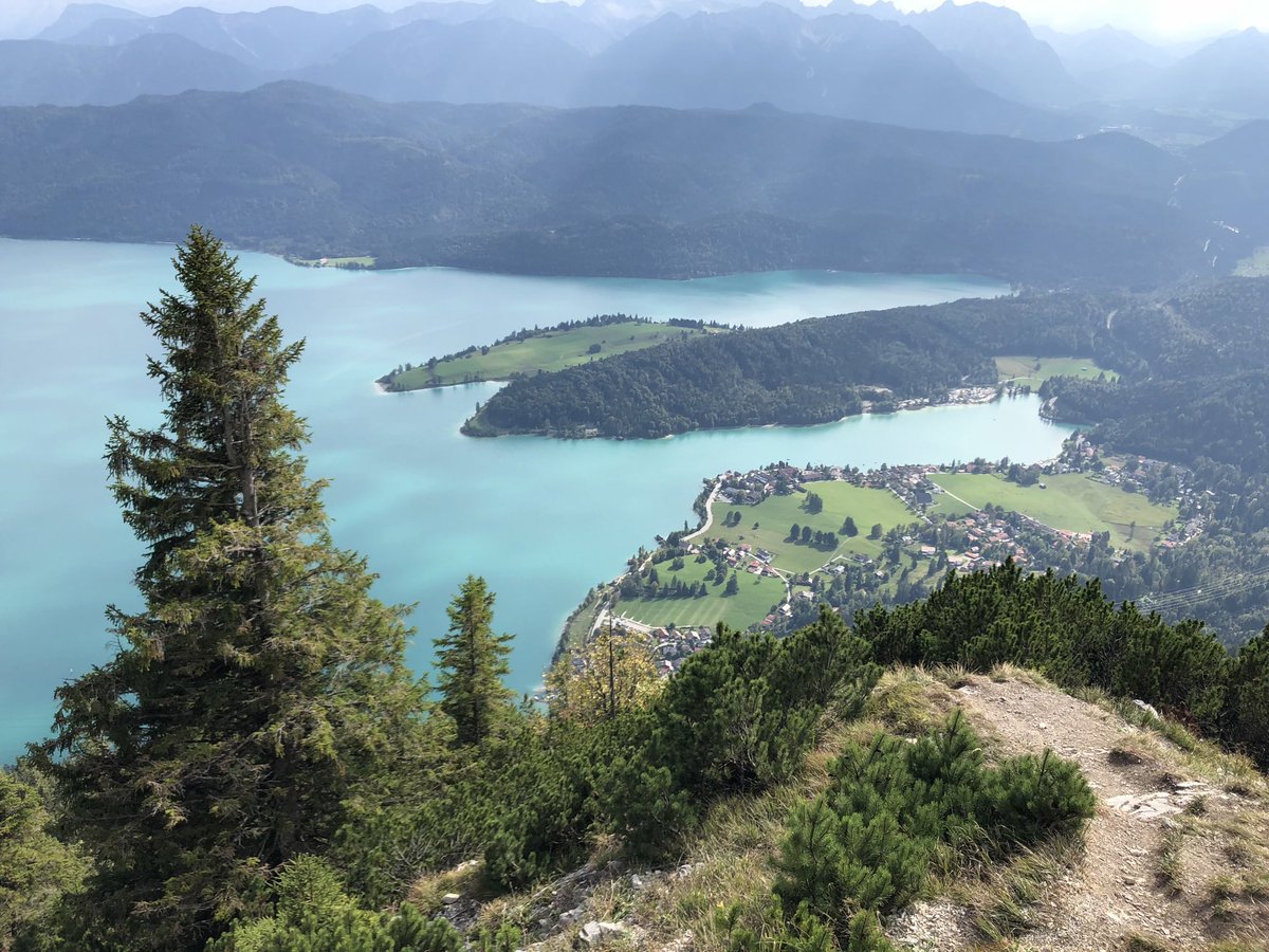 @FotoVorschlag ‚Perspektivenwechsel‘ vom Berg auf den #Walchensee #FotoVorschlag