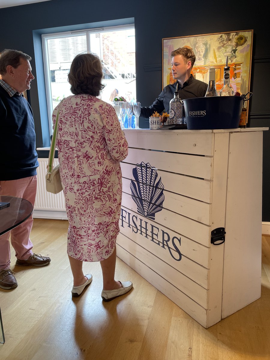 Our new sculpture garden is open ! <a href="/CarolPeace_art/">Carol Peace</a> &amp; #tonydewolf with wonderful hosts <a href="/FishersGin/">Fishers Gin</a> 

#sculptureinaldeburgh #oilonboard
