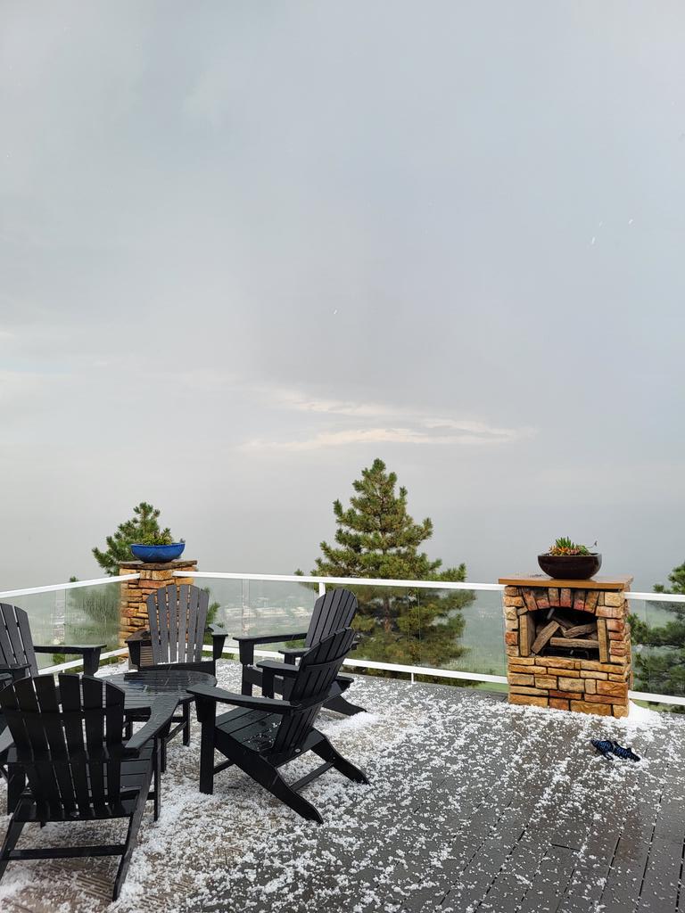elispat's tweet photo. @ericmbudd We had hail up the hill https://t.co/AlzpH9Yob9