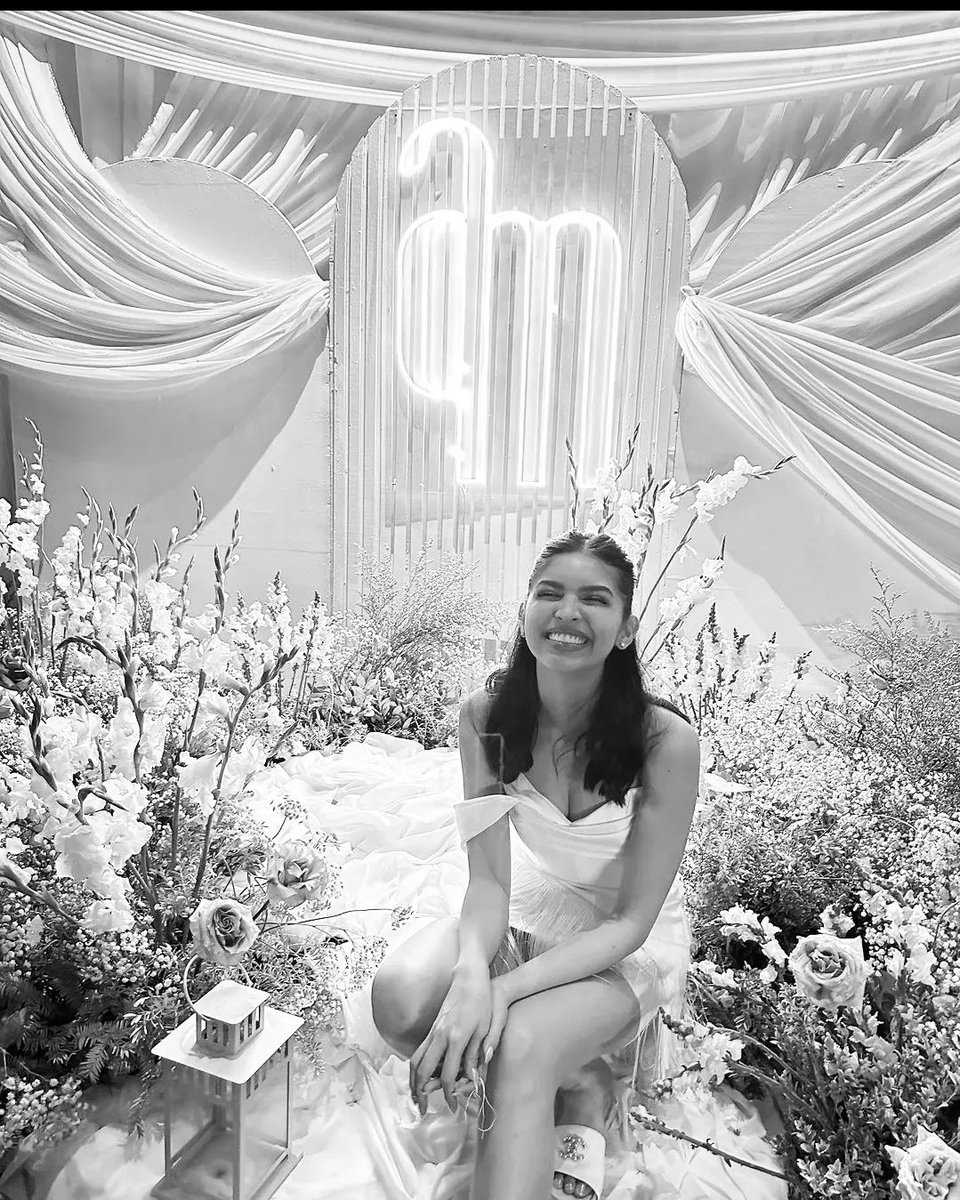 hisseddd's tweet photo. You've been searching for genuine happiness for a very long time, and it's finally here. 🥺

I'm so happy for you, Menggay.🖤😭
@mainedcm 
#AtaydeMendoza
#AtaydesMaineEvent https://t.co/5x0NAiLBKX
