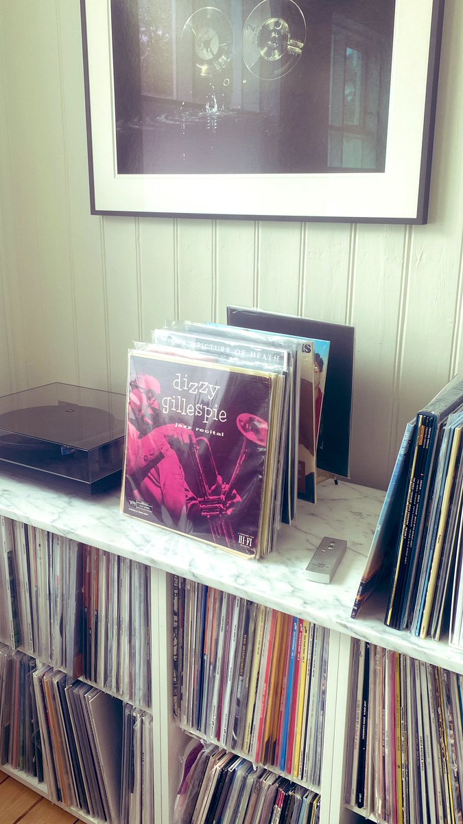 Það er bara einhver grimmur 50’s stemmari sem svífur yfir í dag..