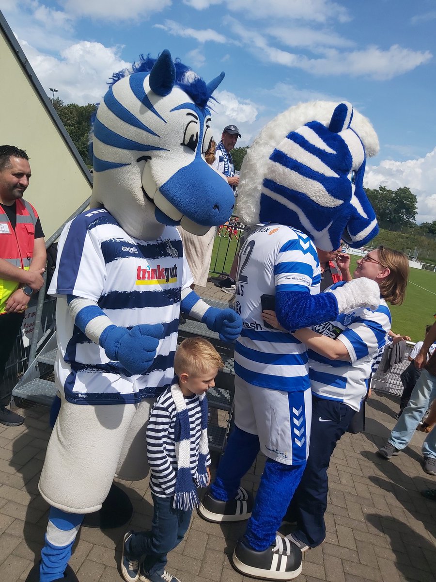 DeGraafschap's tweet photo. 🦓 🤝 🦓
#msvGRA 🔵⚪ https://t.co/PlQLVrcpIw