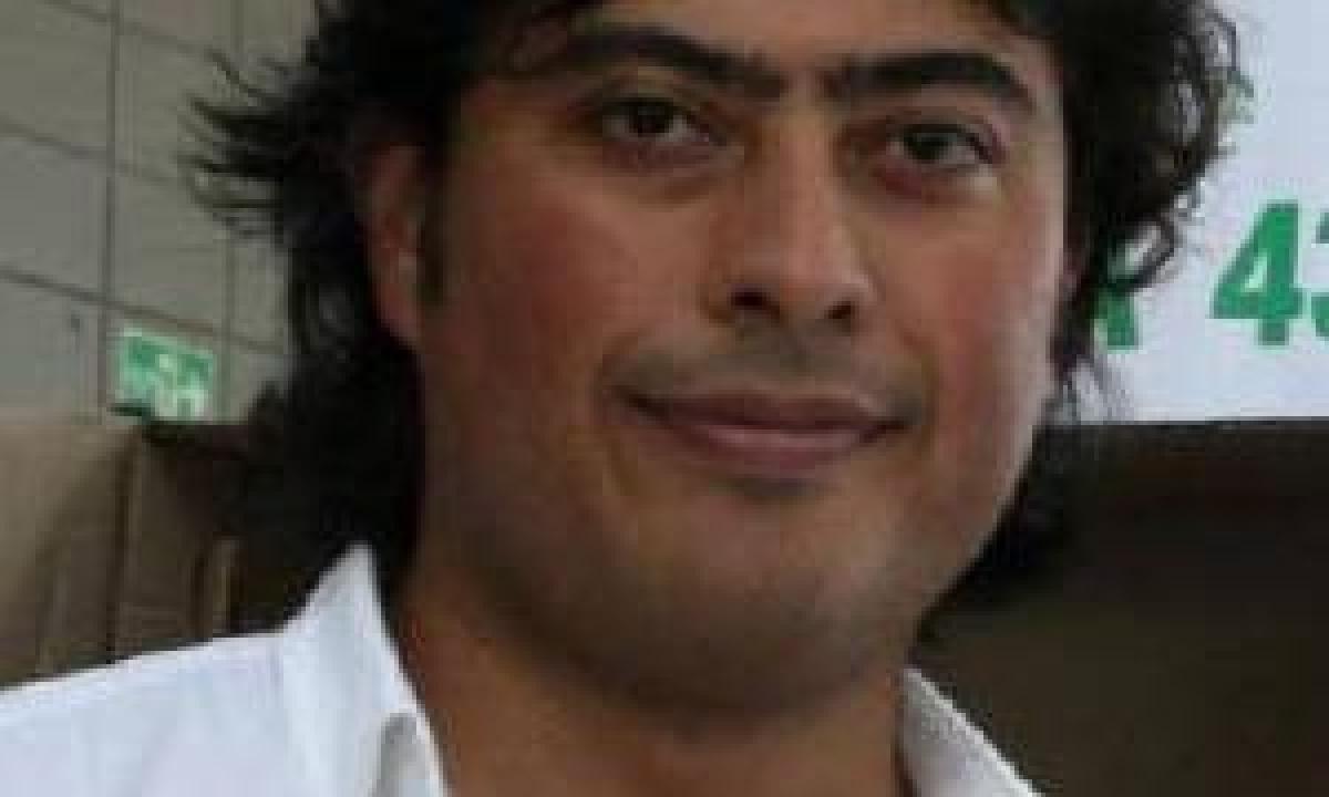 ELTIEMPO's tweet photo. 🚨 #ATENCIÓN | Capturado Nicolás Petro, será trasladado a Bogotá. La Fiscalía ordenó su detención. 
Noticia en desarrollo. ➡️ https://t.co/ZehUWPR99U https://t.co/yf3XZdA6KB