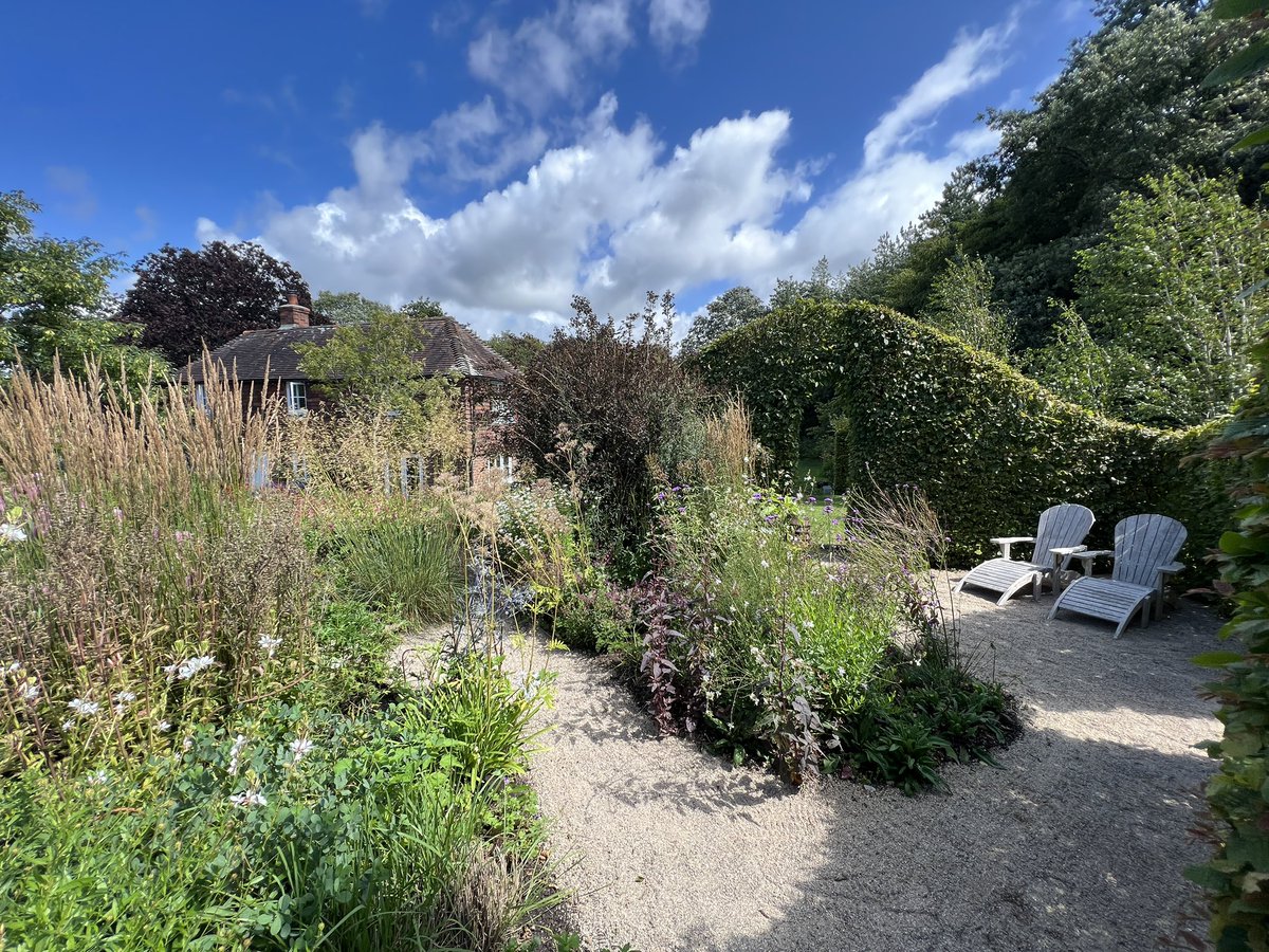 📢 Our garden is open for <a href="/NGSOpenGardens/">National Garden Scheme</a> on 3/8 &amp; 5/8, book here: findagarden.ngs.org.uk/garden/42454/r…
Our Chelsea award winning nursery is open on both days, 10% of sales to <a href="/NGSOpenGardens/">National Garden Scheme</a> 
Cakes &amp; teas in aid of <a href="/FareShareSussex/">FareShare Sussex & Surrey</a> 

#charityopengarden #sussexgardens