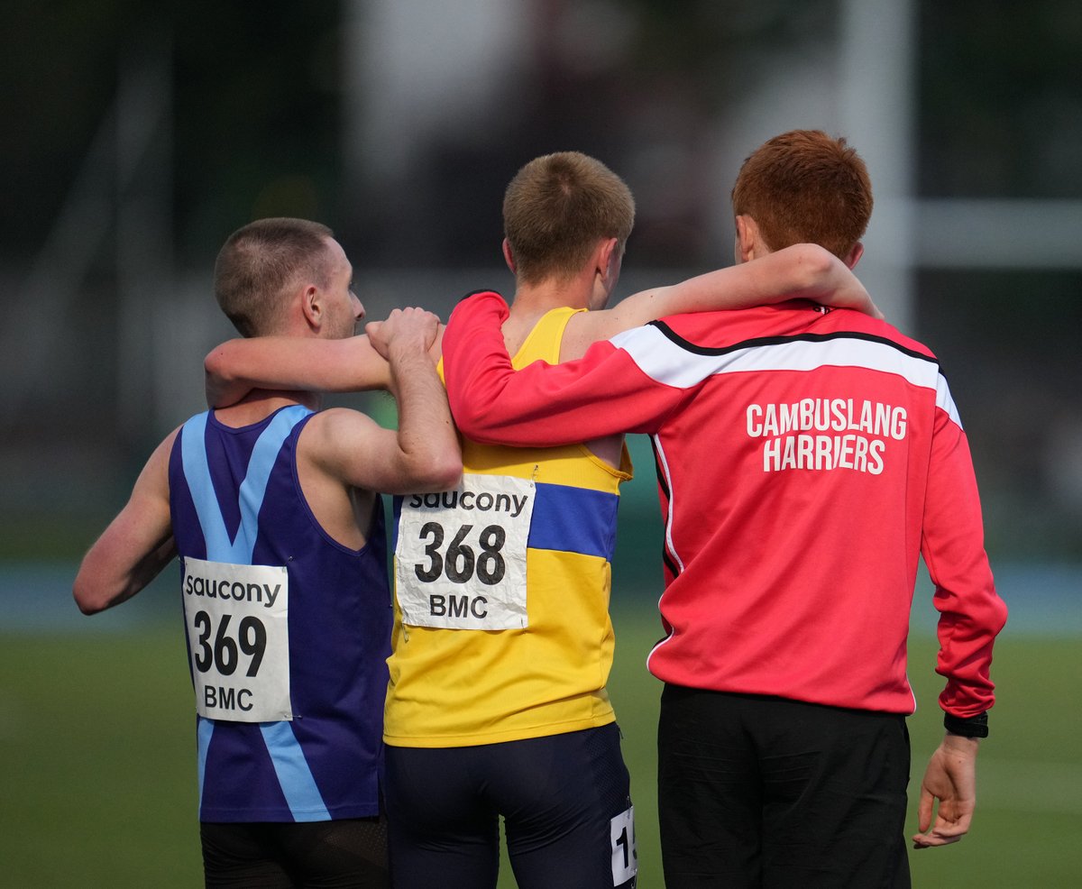 SUPPORT SYSTEM
#SALbelong
📷@ecossephoto
Love this! 
It's #SALtogether as rival athletes offer a helping hand <a href="/BellaHarriers/">Bellahouston Harriers</a> <a href="/gnaac1/">Giffnock North A.C.</a> <a href="/CambuslangH/">Cambuslang Harriers</a> 👏
Good to see in our sport 
<a href="/SALChiefExec/">SALChiefExec</a> <a href="/leslie_roy1/">Leslie Roy</a> <a href="/glasgowath/">Glasgow Athletics Assoication</a> <a href="/BritAthletics/">British Athletics</a> <a href="/TimAdams76/">Tim Adams</a> <a href="/WightmanGeoff/">Geoff Wightman</a> <a href="/MarkMunr0/">MarkMunro</a> <a href="/EilidhDoyle/">Eilidh Doyle</a>