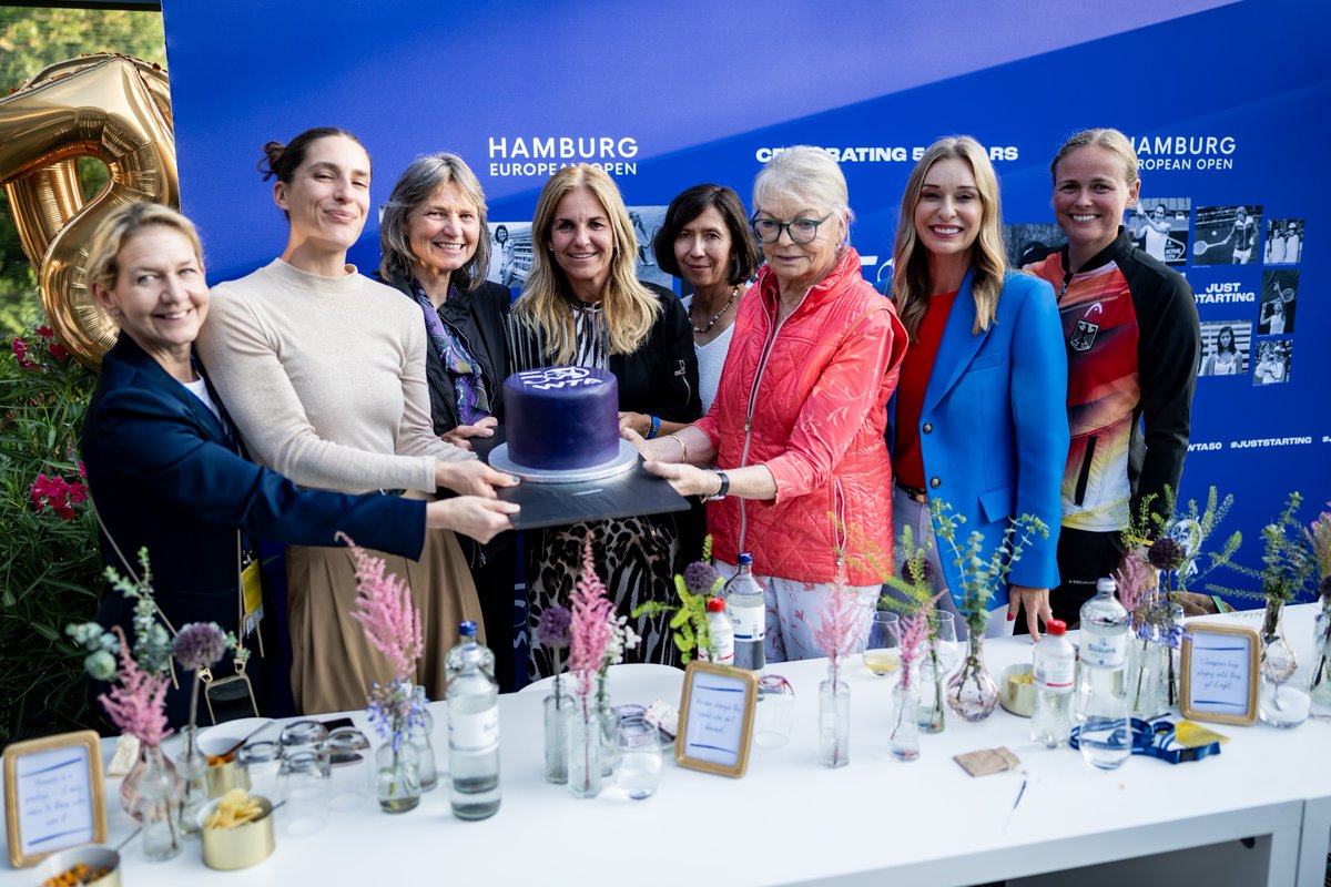 hamburgopen's tweet photo. We celebrate 50 years of @WTA  💜

📷: @scalpictures https://t.co/EVJ5SzHpyP
