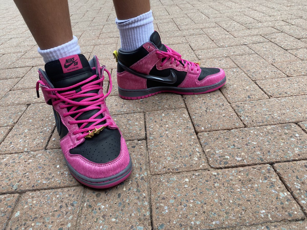 AmpFloyd's tweet photo. Couldn’t find the @runjewels Nikes in the US. Found em in Scotland. #checkyourfootwork @KillerMike https://t.co/bdpWjJBsXh