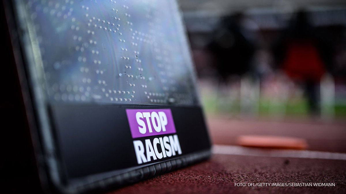 DFL_Official's tweet photo. Schau nicht weg. Hör nicht weg. Misch dich ein.

Nur gemeinsam können wir Rassismus besiegen.

#StopRacism https://t.co/790xxVMjLh