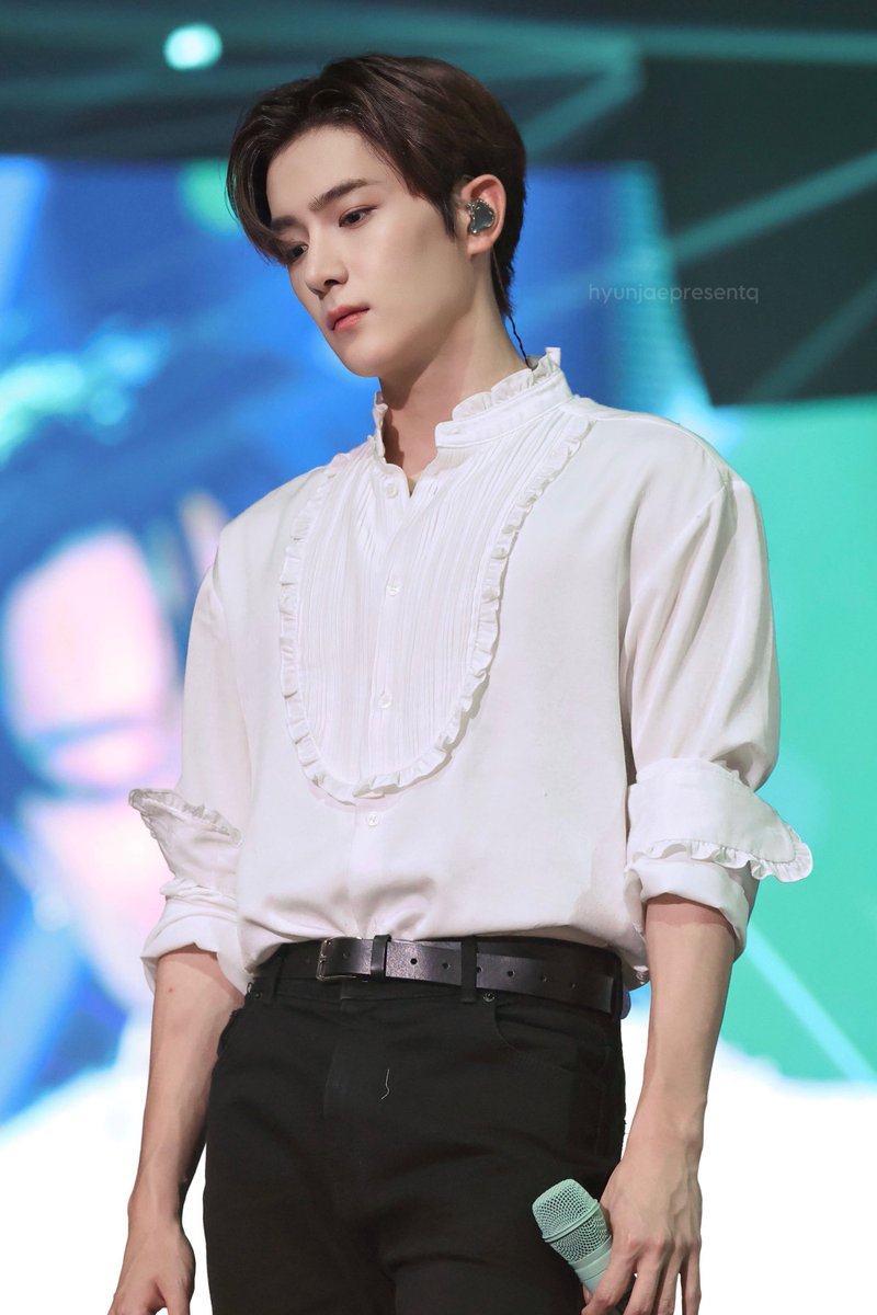 hyunjaepresentq's tweet photo. 230729 HQ Hyunjae Zeneration in Jakarta🇮🇩

🤍🤍
 
#더보이즈 #THEBOYZ #HYUNJAE #현재 https://t.co/pyPcxorPwp
