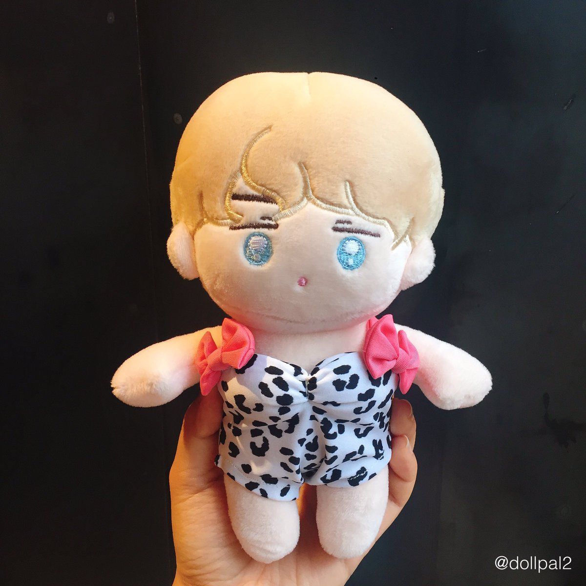 dollpal2's tweet photo. https://t.co/t2PfMyjx75

안녕하세요 휴가철을 맞이해 여름휴가🌴테마의 20cm 인형옷들을 택배비포함 만원에 랜덤으로 판매합니다.
여러개를 구매하실 경우 겹치지 않는 구성으로 보내드립니다만 제품별로 수량이 다른 관계로 중복이 발생할 수도 있는 점 양해부탁드려요! #솜인덕장터 #솜솜옷장터 https://t.co/VIWWapyMDp