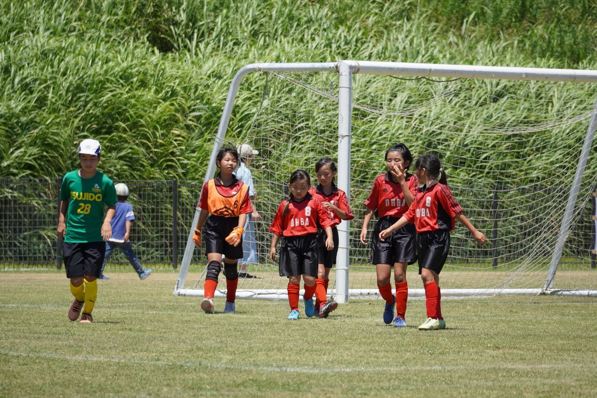 ohbasoccer8's tweet photo. 第50回藤沢JC杯少女の部
非常に暑い中☀️、7人とも真っ赤な顔して、一生懸命走りました😄
ゴール目指してパスをつなぎ、シュートするとこまで、、、🎶
ゴールまであと一歩⚽🥅
 #藤沢市小学生少女サッカー
 #FC大庭レディース
 #団員募集中 https://t.co/8UvKxOWkgT