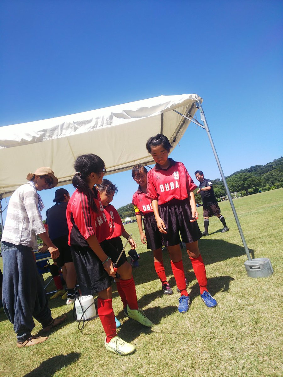 ohbasoccer8's tweet photo. 第50回藤沢JC杯少女の部
非常に暑い中☀️、7人とも真っ赤な顔して、一生懸命走りました😄
ゴール目指してパスをつなぎ、シュートするとこまで、、、🎶
ゴールまであと一歩⚽🥅
 #藤沢市小学生少女サッカー
 #FC大庭レディース
 #団員募集中 https://t.co/8UvKxOWkgT