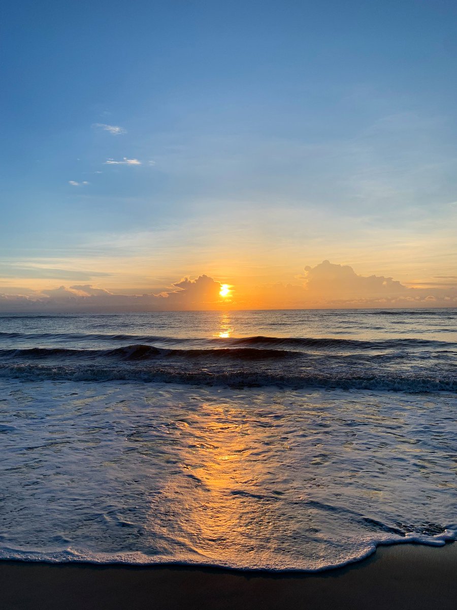 beeeeler's tweet photo. Sunrise @ Jax Beach, FL. 7/29/23. 

“Today is the day”

@spann @fcntim @NWSJacksonville @JimCantore @tropicalupdate @foxweather @weatherchannel @wjxt4 @FCN2go @tropicalupdate #jax #flwx #904stormchaser https://t.co/mp4bZS6ETO