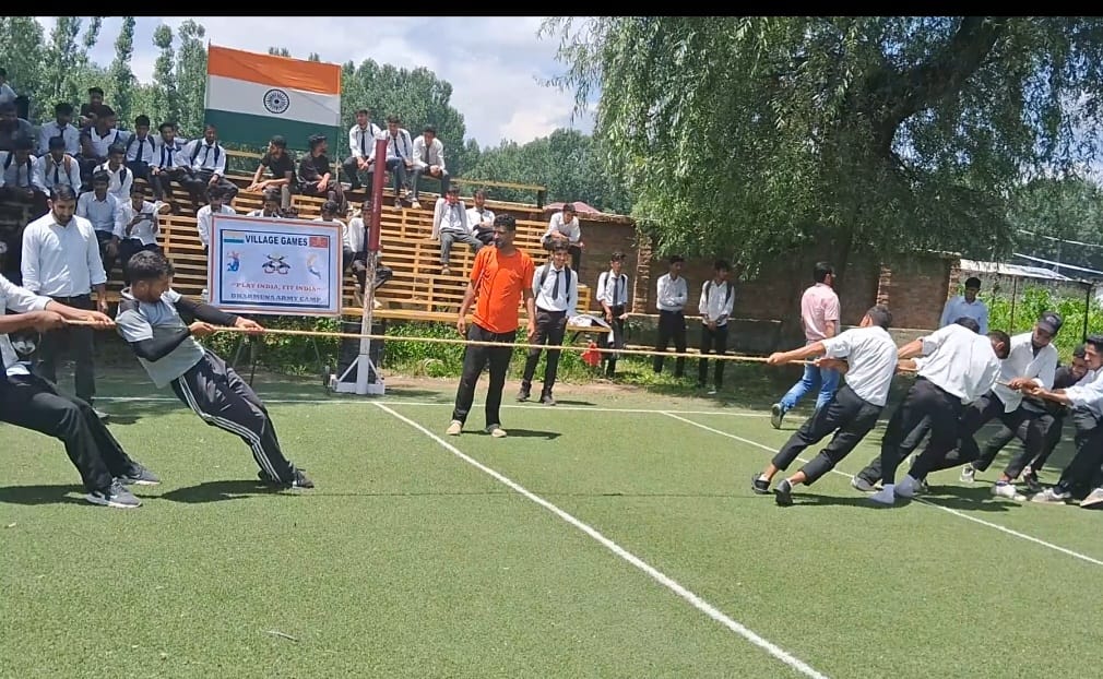 HukusBukus_786's tweet photo. #IndianArmy organised a 'Village Games' event at Govt High School playground, Warapora, #Sopore. With an aim to engage #YOUTH in fun activities & enjoy some moments of #Happiness.
#Kashmir #G20India #games #sports #SundayFunday #YouAreTheLight #SaveGamingNow #F1Sprint #Bollywood https://t.co/iTJCxCab7S
