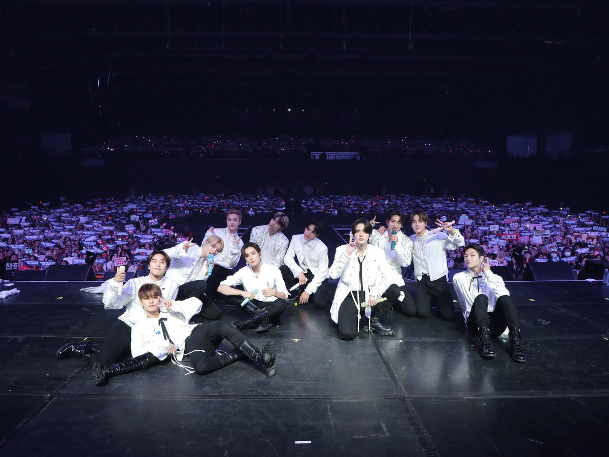 IST_THEBOYZ's tweet photo. [📸] THE BOYZ 2ND WORLD TOUR : ZENERATION IN JAKARTA 공연 완료🧬 뜨거운 열기가 가득했던 제너레이션❤️‍🔥 오늘도 더비와 함께라서 행복했습니다😊 더보이즈의 비타민이 되어줘서 고마워요😘

#THEBOYZ #더보이즈 #ZENERATION #제너레이션 https://t.co/kR6mSJFaRZ