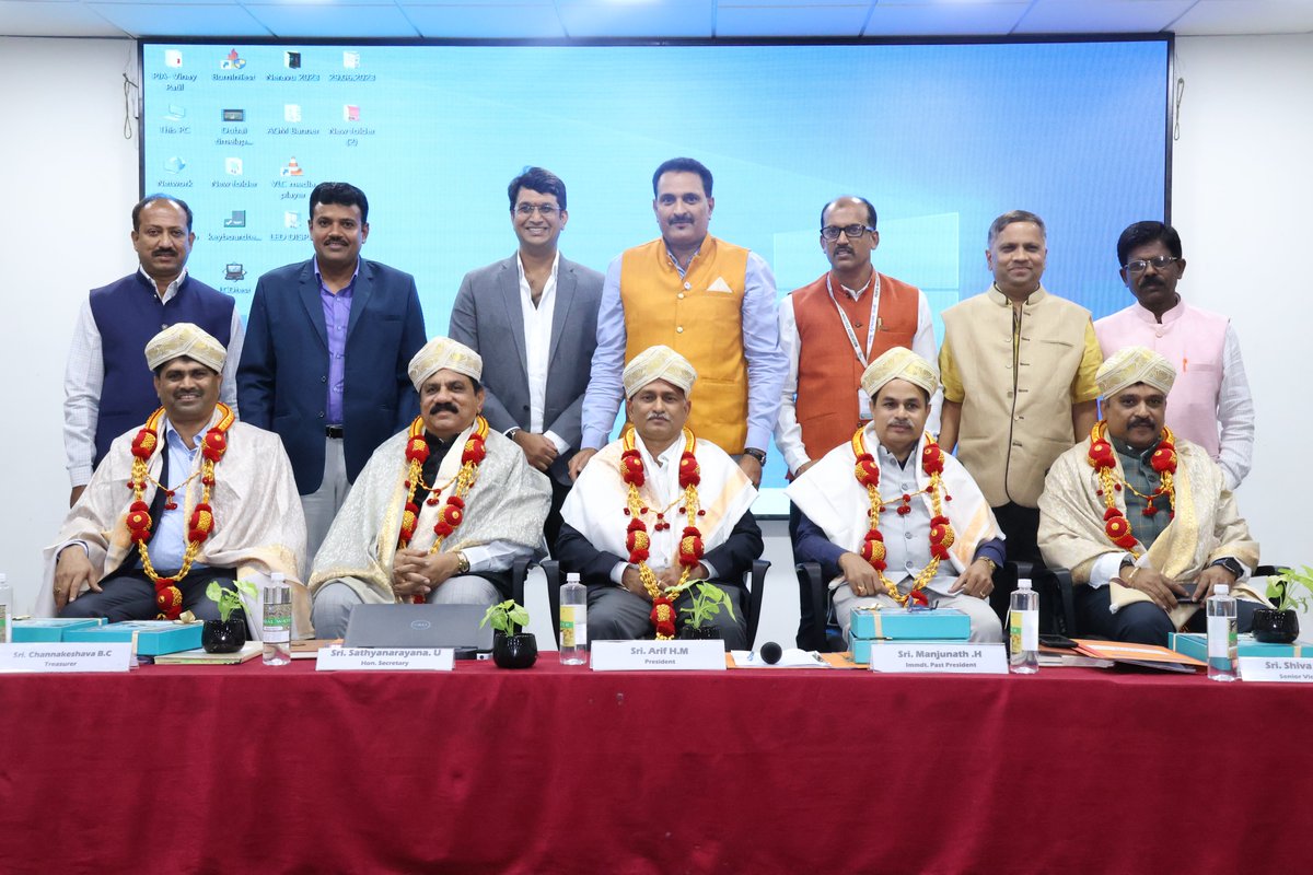 PIA_PEENYA's tweet photo. Pia Peenya President Sri. Arif H.M and Office Bearers felicitated Newly Elected Office Bearers of KASSIA. PIA Council Members were also present on this occasion.
#peenyaindustriesassociation #Kassia https://t.co/9ZSjBTuIOP