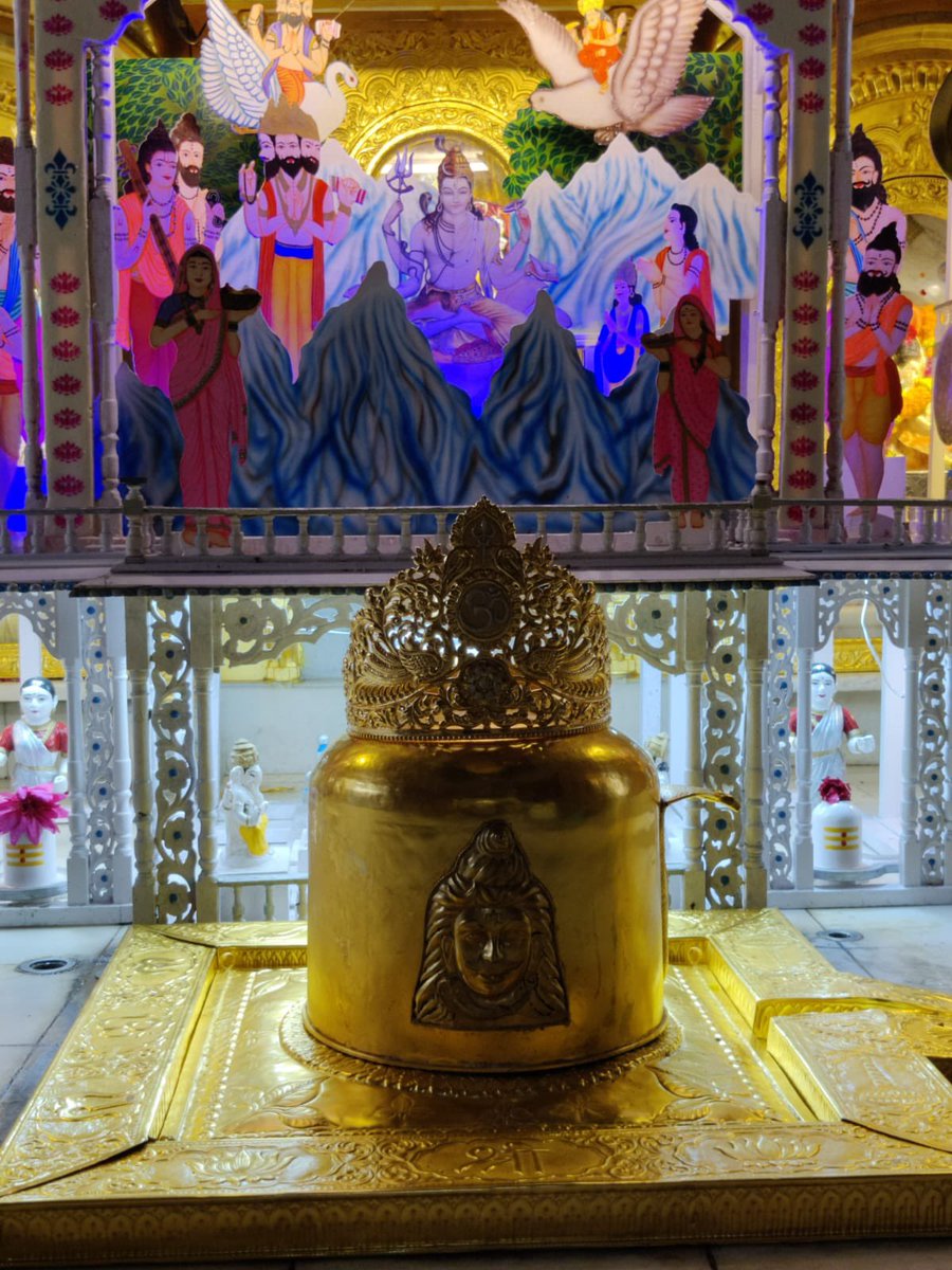 SbpTemple's tweet photo. *श्री बाबूलनाथ मंदिर*
*अधिक मास श्रावण घी पूजा*
*दि : २९/०७/२०२३*
*आज का श्रृंगार  ( १०वी घी पूजा )*
*|| श्री हरिहर एक स्वरुप ||* https://t.co/A6SInNHjIH