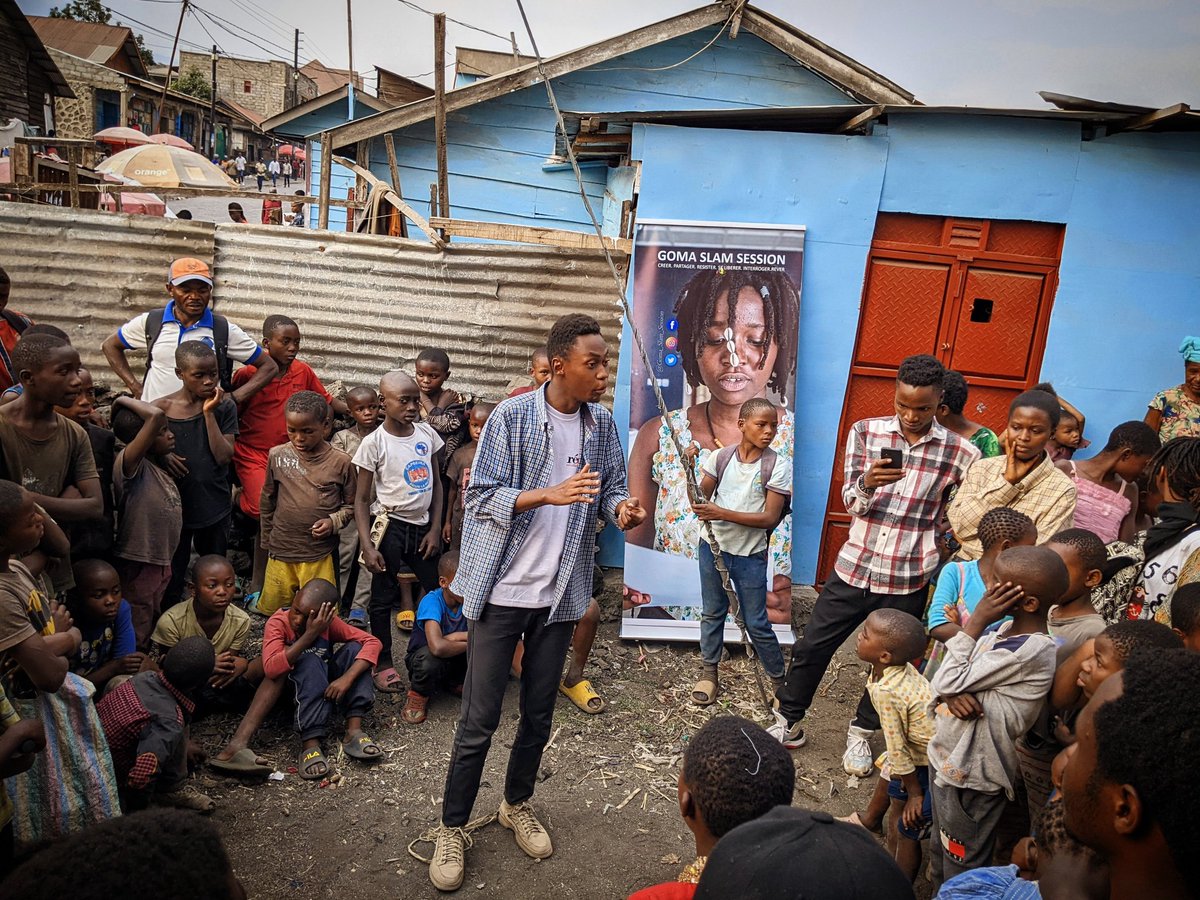 AmaniKavuke's tweet photo. #StreetSlam: hier on l'a fait avec @SlamGoma ,une lueur dans le visage du public !! la rue a été instruite encore une fois!!
@jm_duickem @Osee_Elektra15 @ben_kamuntu @PRwamigabo @Amina_Murh @syau https://t.co/yRytLxBgYm