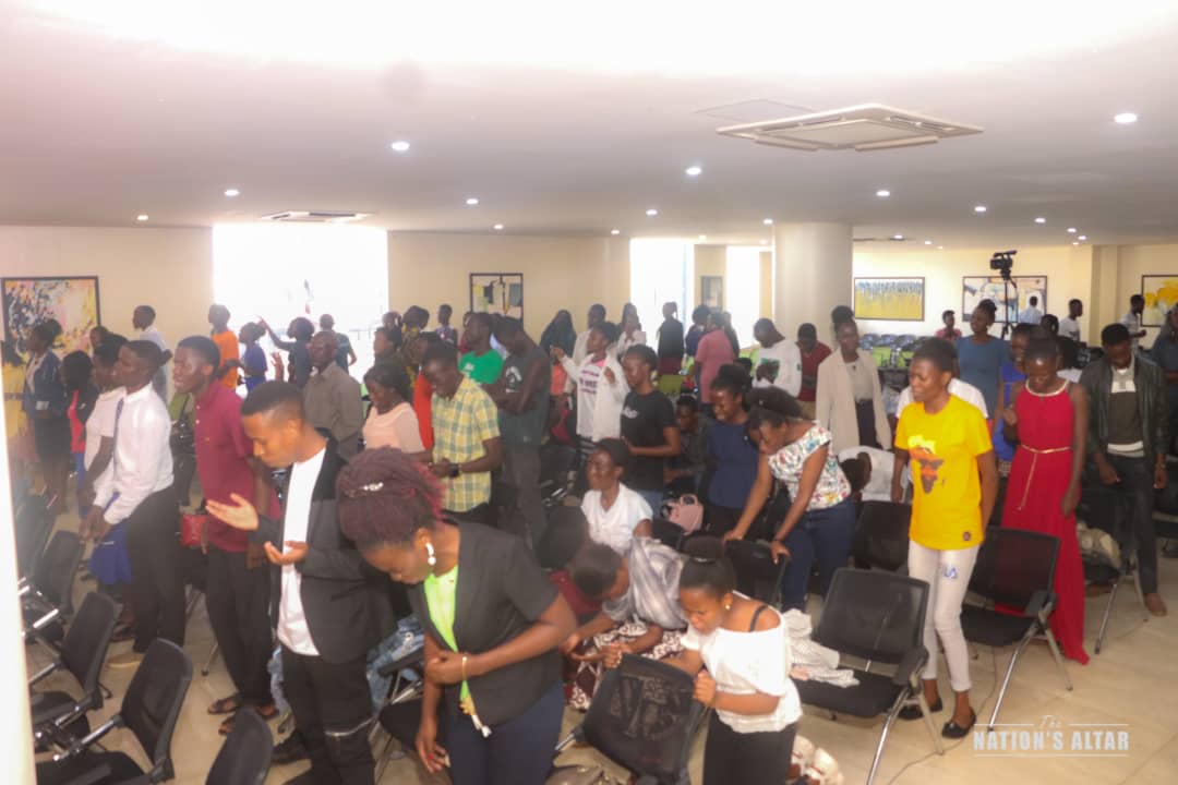 CLCEntebbe1's tweet image. 📌The reason as to why we pray for our nation is not to prove our spirituality but because it is our responsibility as citizens of Uganda.

#TheNationsAltar
#Chapter17
#5thAug2023
8am-1pm