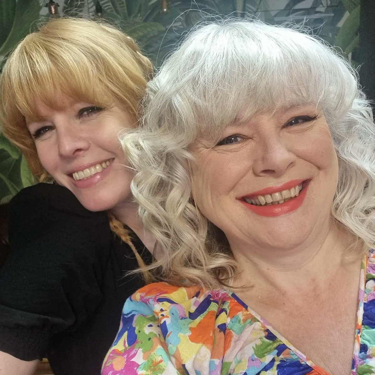 Had a lovely makeover with <a href="/honeyartistry/">NicolaHoneyArtistry</a> earlier this week, for a photoshoot with top local photographer Pete Bradbury for my website.
Nicola did a great job and made me look and feel fabulous!